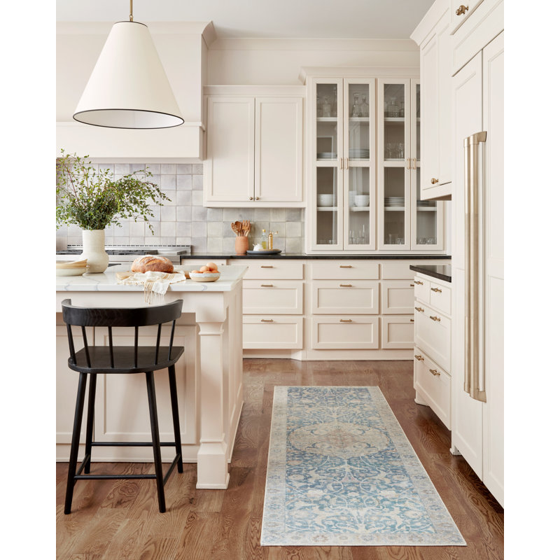 Jules Oriental Machine Made Polyester Indoor Area Rug in Antique Blue